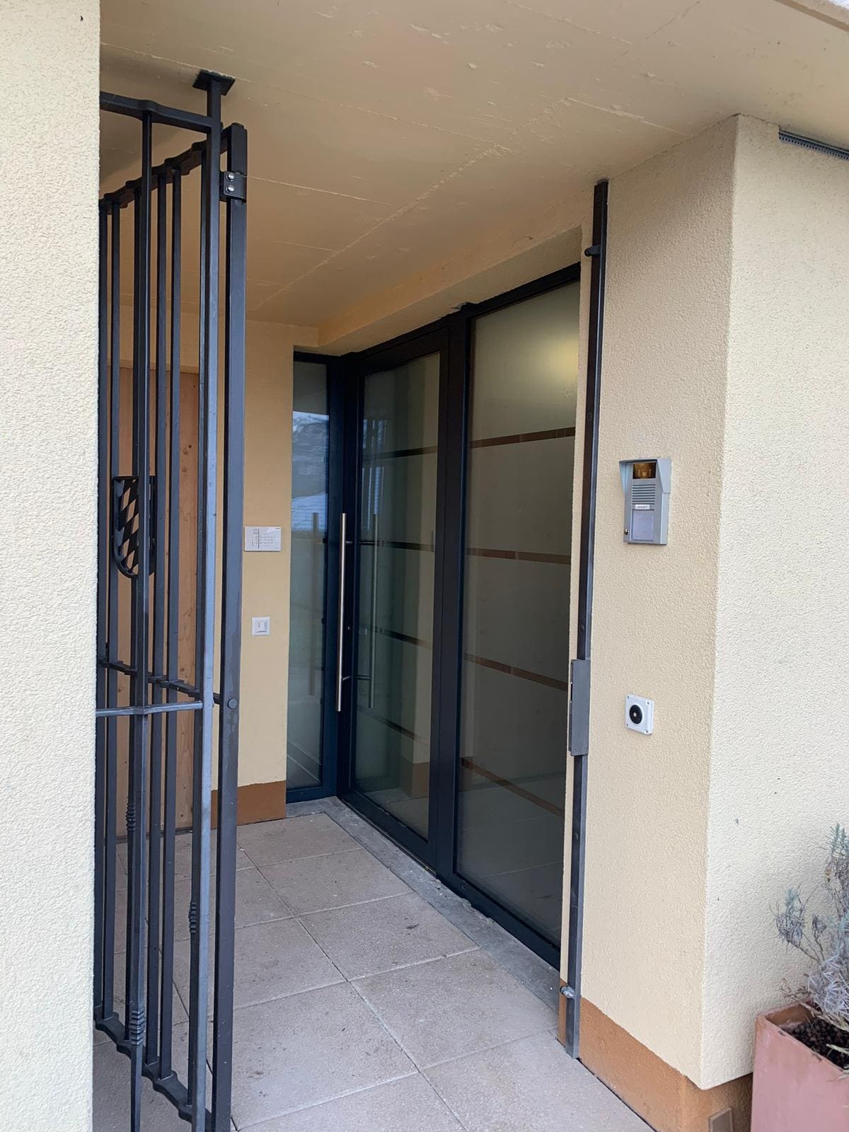 Pro montage 24 gallery image 26